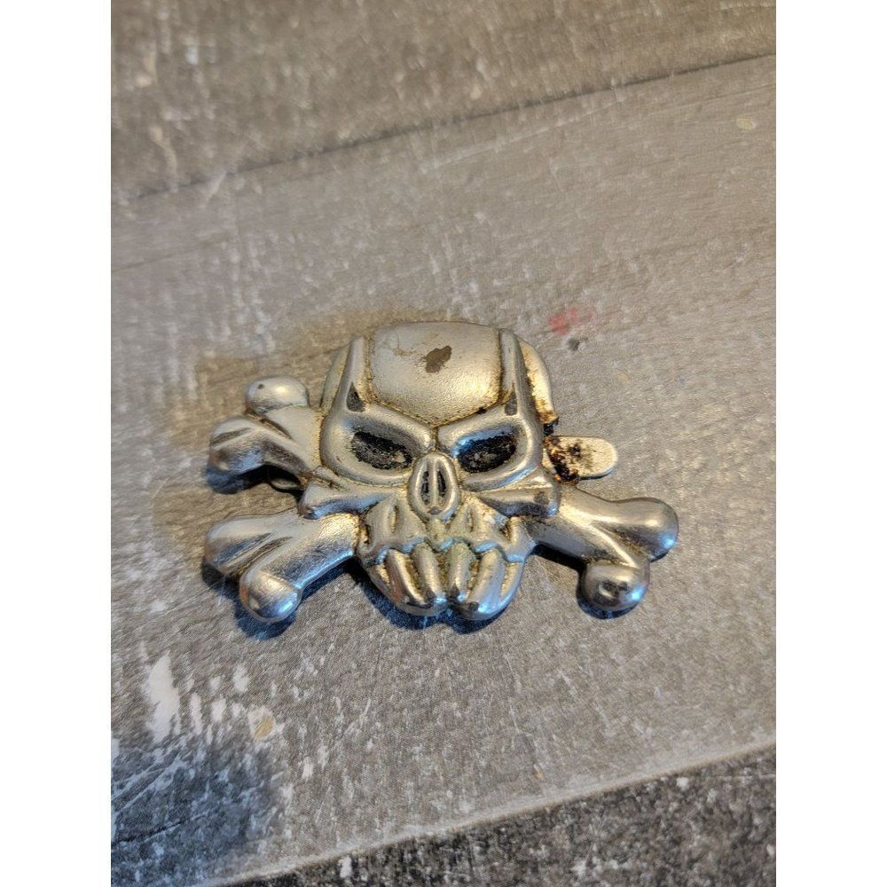 Metal AS IS scary skull‎ Halloween decor accessory